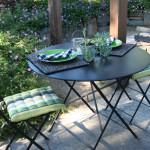 tie-ing in the decor