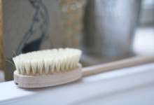 coconut oil + dry brushing = ssssoft!